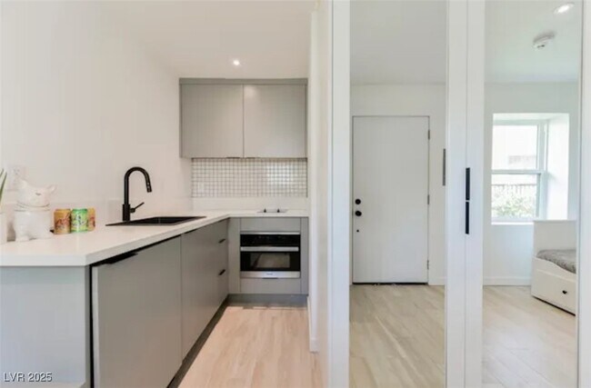 Foto del edificio - 715 S 3rd St