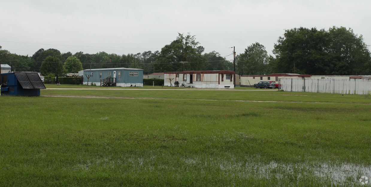 Primary Photo - American Mobilehome Plaza