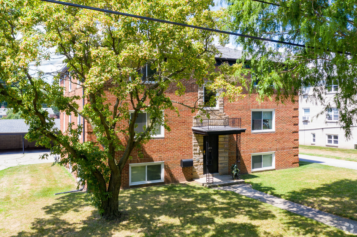 Building Photo - 2651 Whiteway Rd