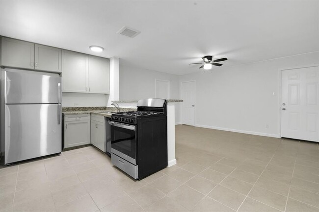 Foto del edificio - 5102 Academy St