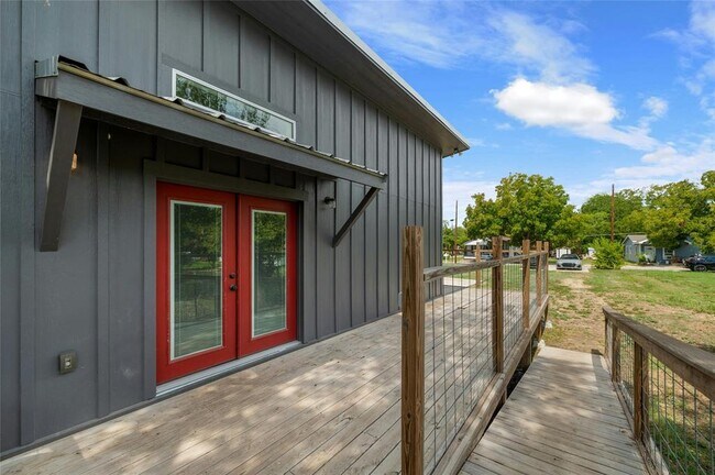 Foto del edificio - 602 Persimmon St