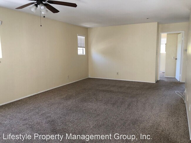 Foto del edificio - 2 br, 1.5 bath Apartment - 4967 Auburn Dr.