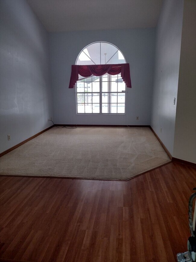 Foto del edificio - 3 Bedroom 2.5 bathroom Pool Home
