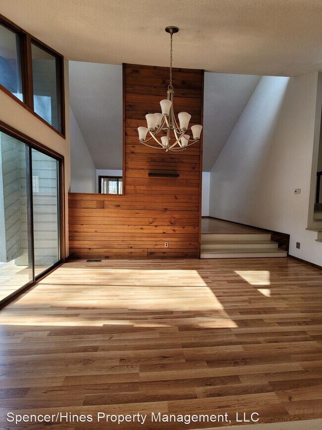 Building Photo - 3 br, 2.5 bath House - 323 Seven Oaks Lane