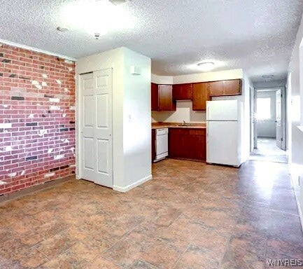 Building Photo - 4 Chestnut Ridge Ln