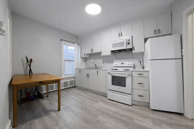 Building Photo - 29 Chatham St