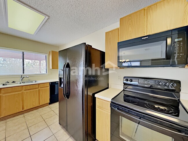 Foto del edificio - 7206 Knights Haven