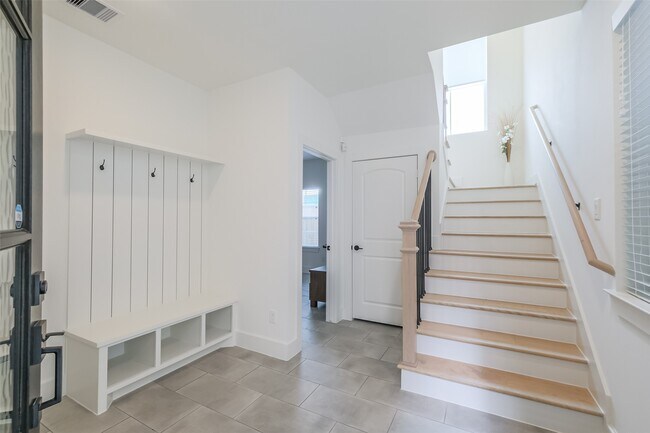 Foto del edificio - 2017 Lou Ellen Ln