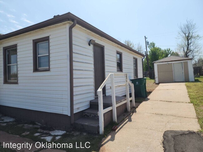 Foto del edificio - 2 br, 1 bath House - 1612 NE 25th Street
