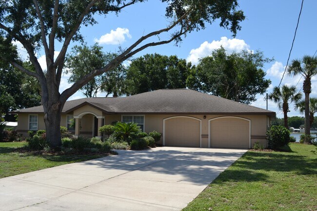 Building Photo - 26 Ocale Way S