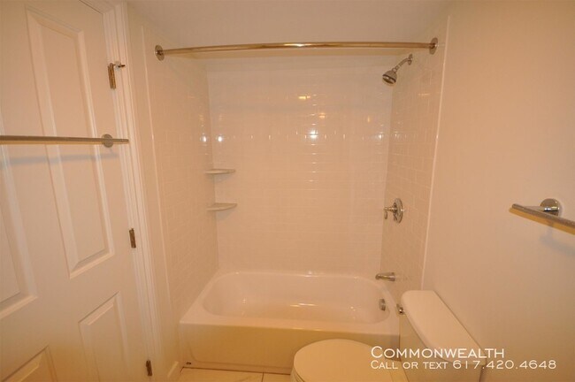 Building Photo - South End 2 bed NO FEE July 1