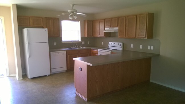 Foto del edificio - 3609 McDonald Rd