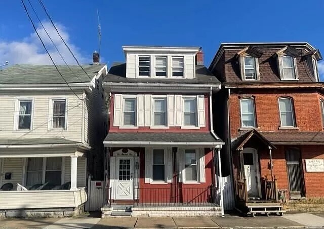 Foto principal - 204 N 4th St