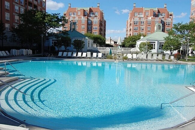 Foto del edificio - 150 Oceana Dr W