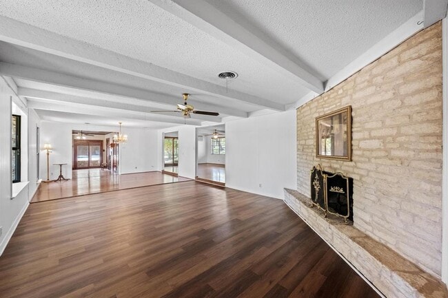 Foto del edificio - 7800 Hudson Loop