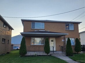 Building Photo - 688 Dick Rd