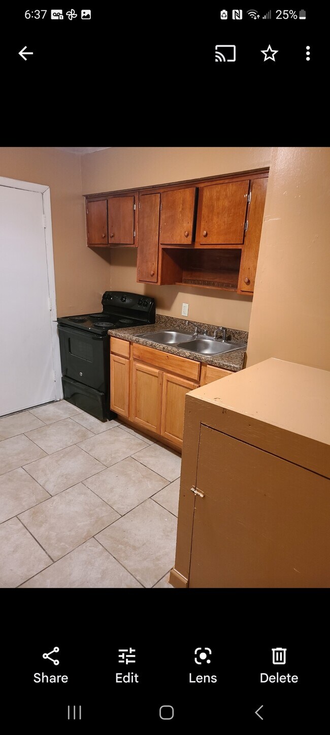 Foto del edificio - 1196 W 30th St