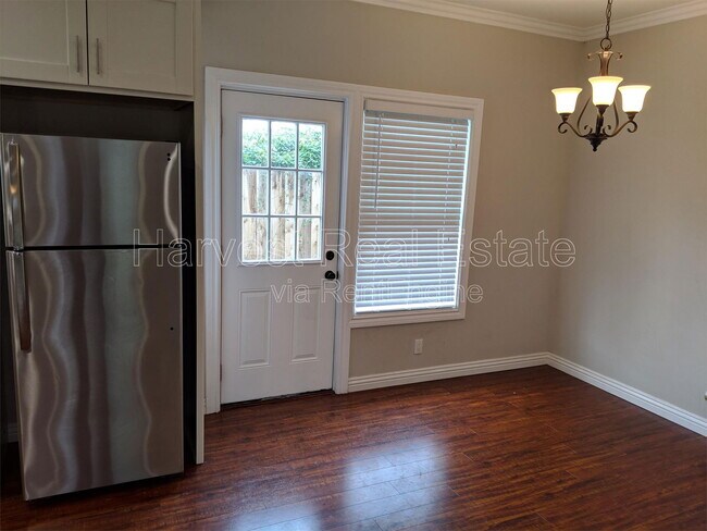 Foto del edificio - 21709 Meekland Ave