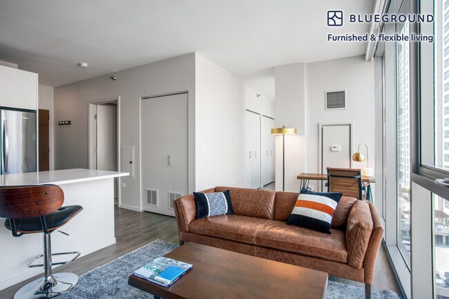 Foto del edificio - 8 E Huron St