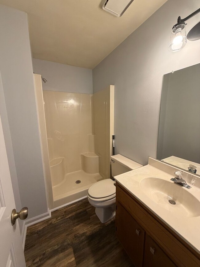 Building Photo - Roanoke Duplex