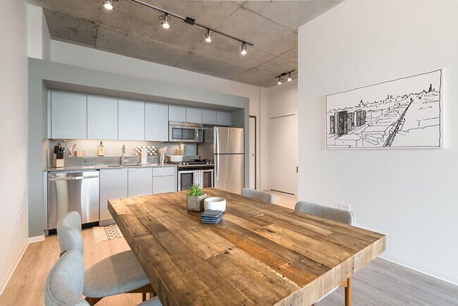 Foto del edificio - 2283 N Milwaukee Ave