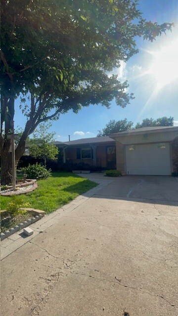 Foto principal - 2500 S Bivins St