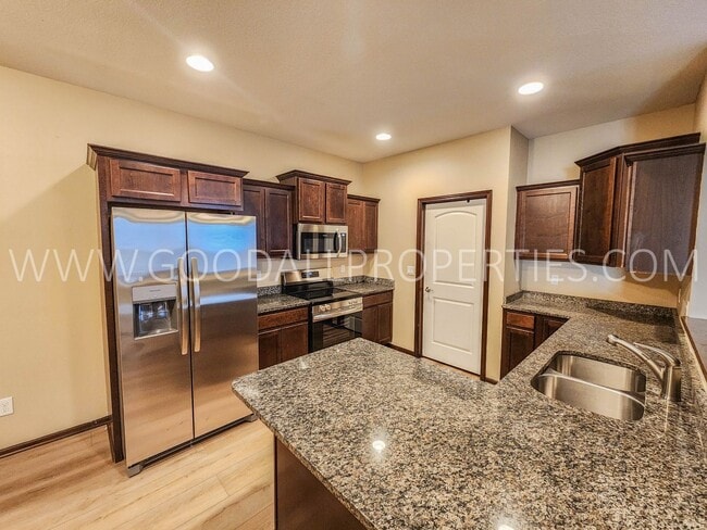 Building Photo - Great Deal in Ankeny! 3 Bedroom 2.5 bath with basement finished in Northwest Ankeny