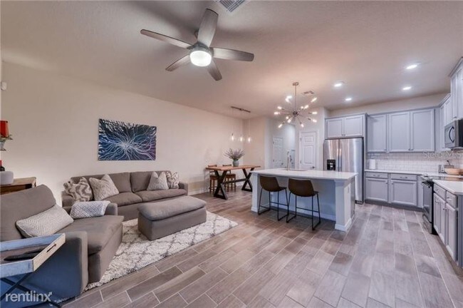 Building Photo - 3 br, 2.5 bath Townhome - 1119 Coral Ln