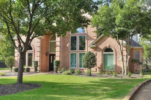 Foto del edificio - 300 Glenrose Ct