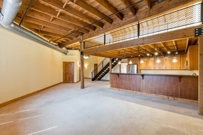 Building Photo - 344 Hutchins Ct