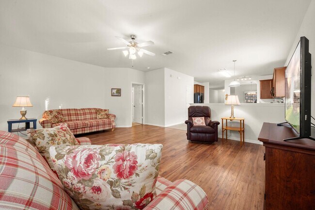 Building Photo - 19510 Majestic Landing Ln