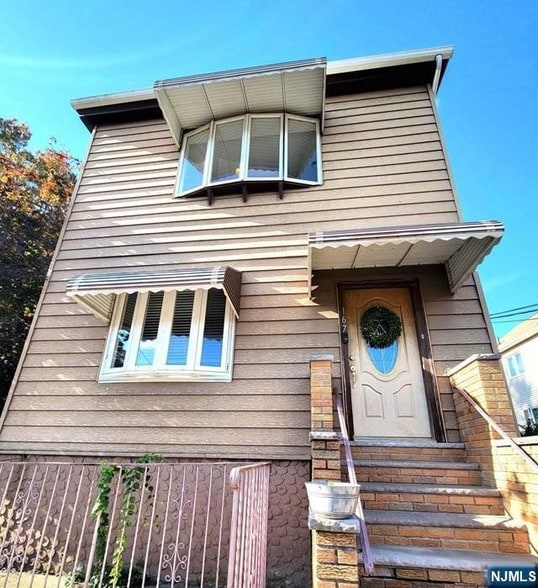 Photo - 167 Columbia St House