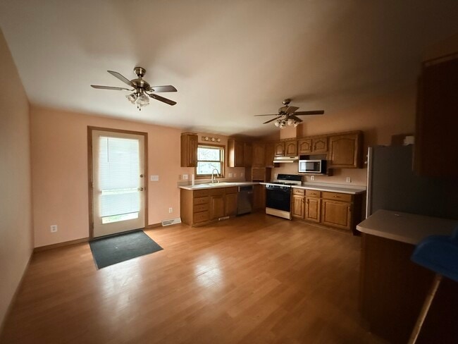 Building Photo - 303 W Pieronnet St