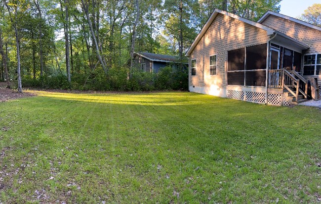 Foto del edificio - 137 Camelot Cir