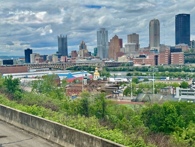 Foto del edificio - 832-834-834 Windom St