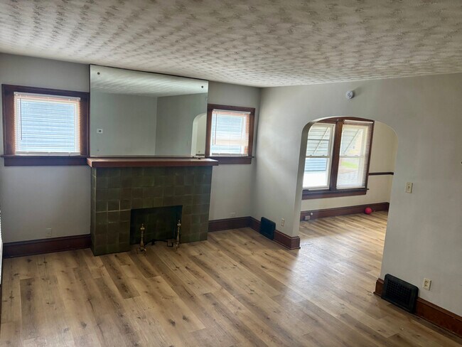 Building Photo - 1437 16th St NW