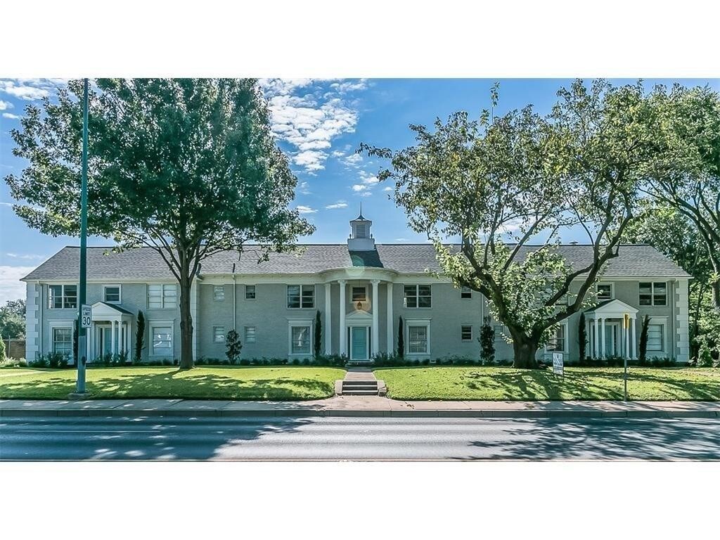 6202 Gaston Ave Unit 7B