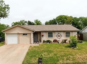 Building Photo - 836 Colony Dr