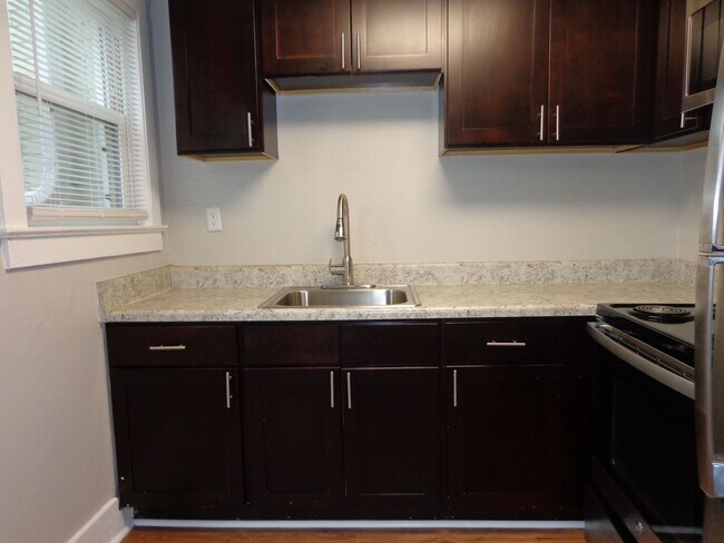 Foto del edificio - Townhomes at West Little Creek