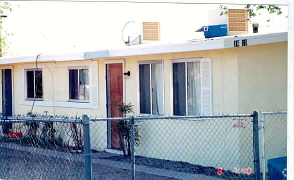 Foto del edificio - 16618 Live Oak St