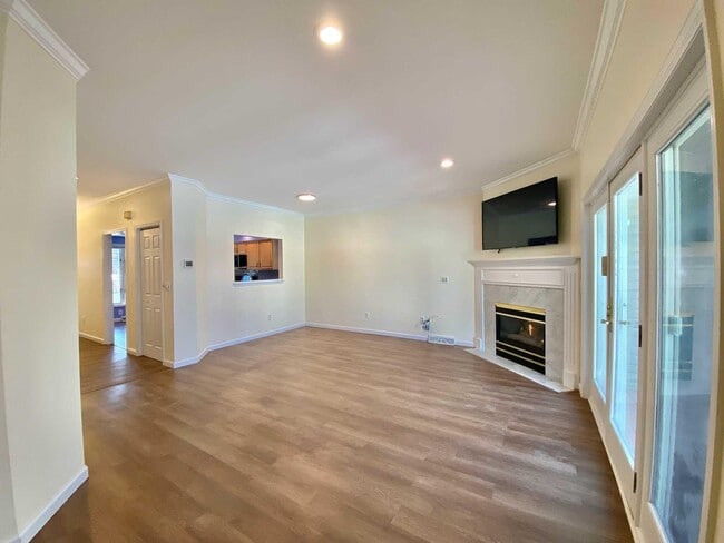 Foto del edificio - 64 Roundtree Ct