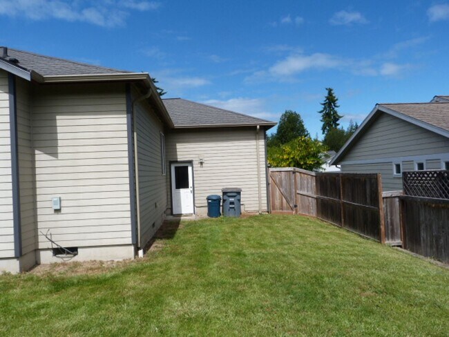 Foto del edificio - APPLICATION PENDING - Must See Westside Home.