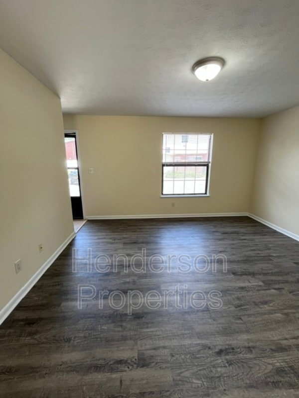 Building Photo - 1347 N 6th St
