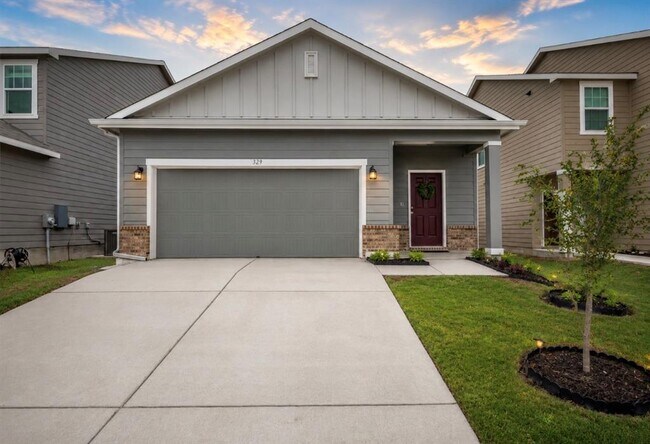 Foto del edificio - 329 Flower Smith Ln