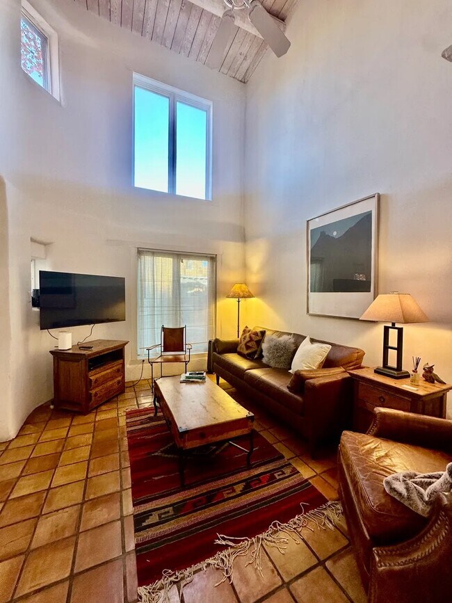 Foto del edificio - 624 Galisteo St