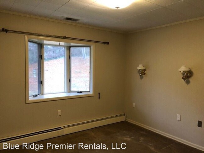 Building Photo - 3 br, 3 bath House - 156 Rolling Green