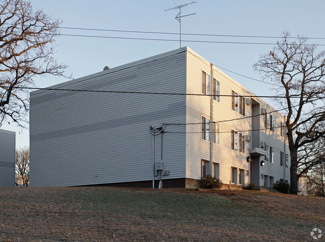 Building Photo - 1534 6th Ave S