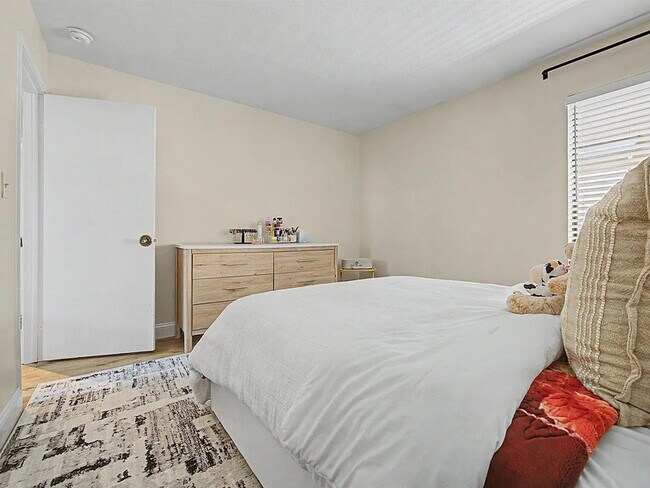 Foto del edificio - 2125 Northwood Cir