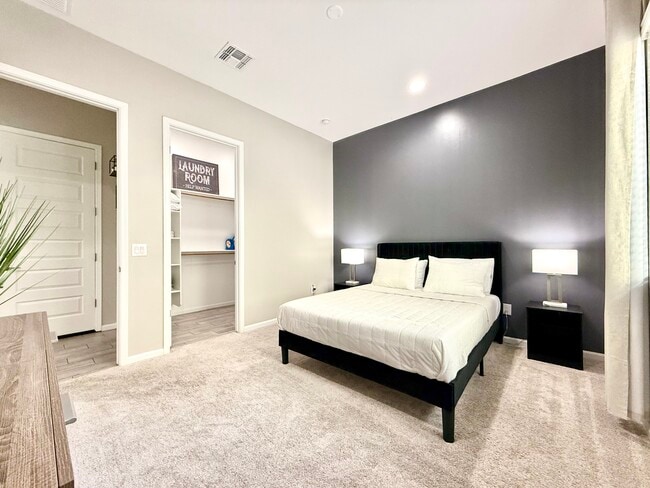 Building Photo - 8060 S Desert Indigo Dr