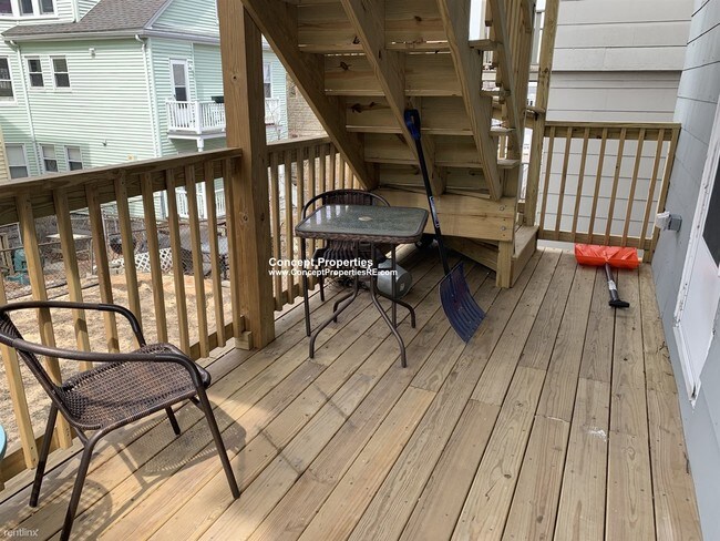 Building Photo - 3 br, 1 bath  - 17 Dow St # 1JE